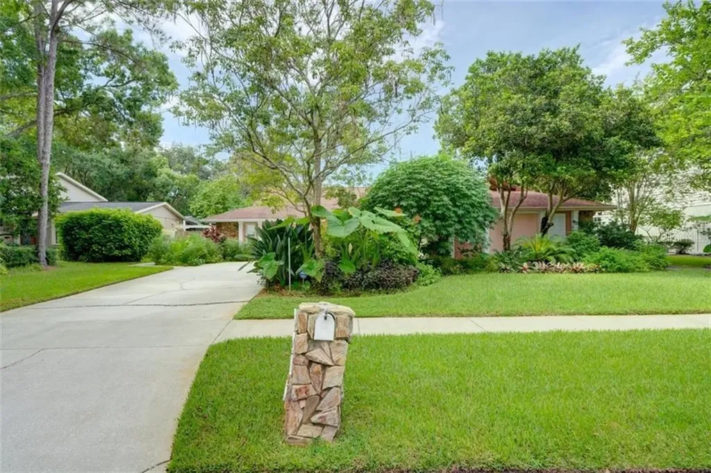 4216 Cartnal Avenue Tampa FL 33618