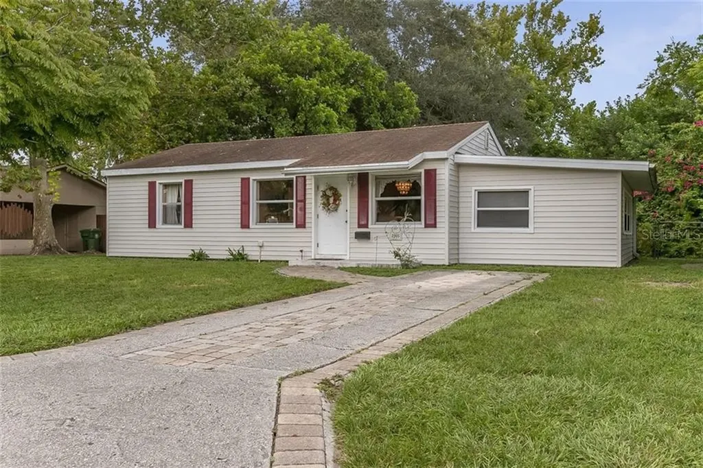2305 22nd Avenue W Bradenton FL 34205