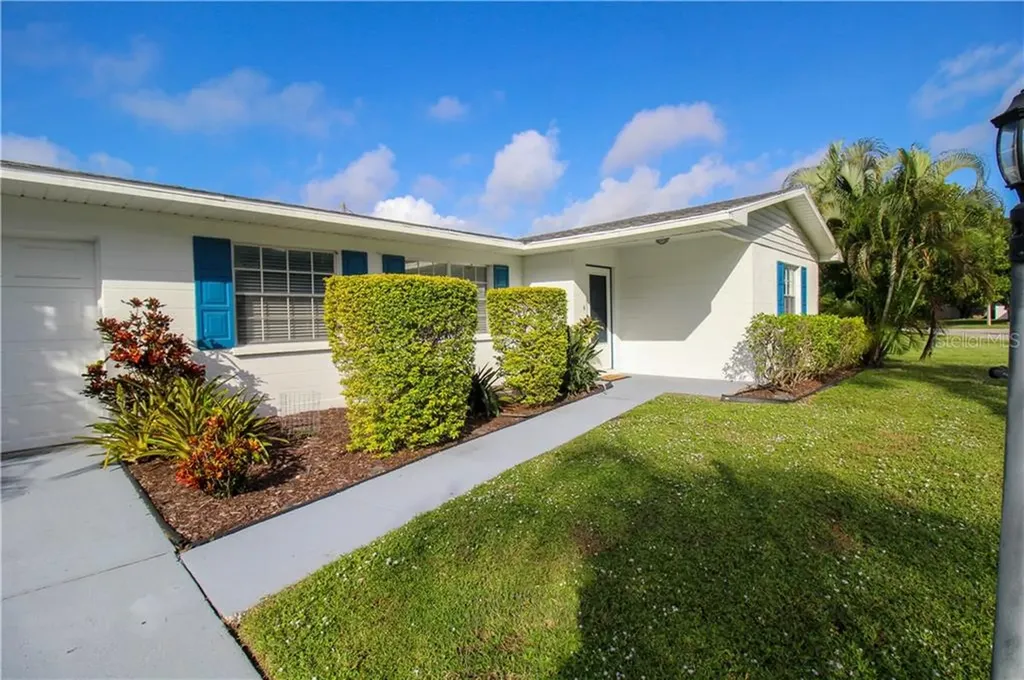 2806 Taunton Drive W Bradenton FL 34205