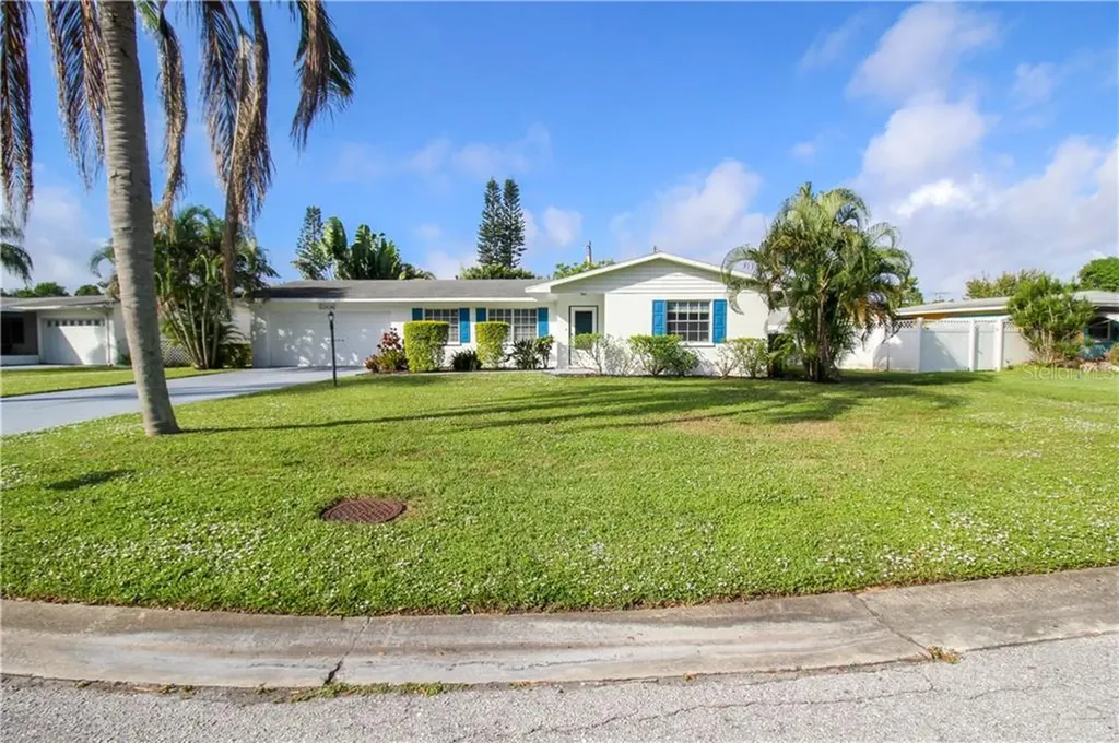 2806 Taunton Drive W Bradenton FL 34205