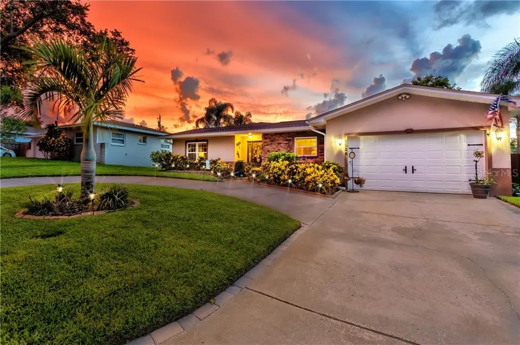 1524 Picardy Circle Clearwater FL 33755