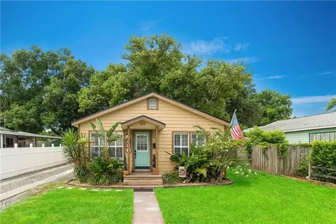 44 W Magnolia Street Apopka FL 32703