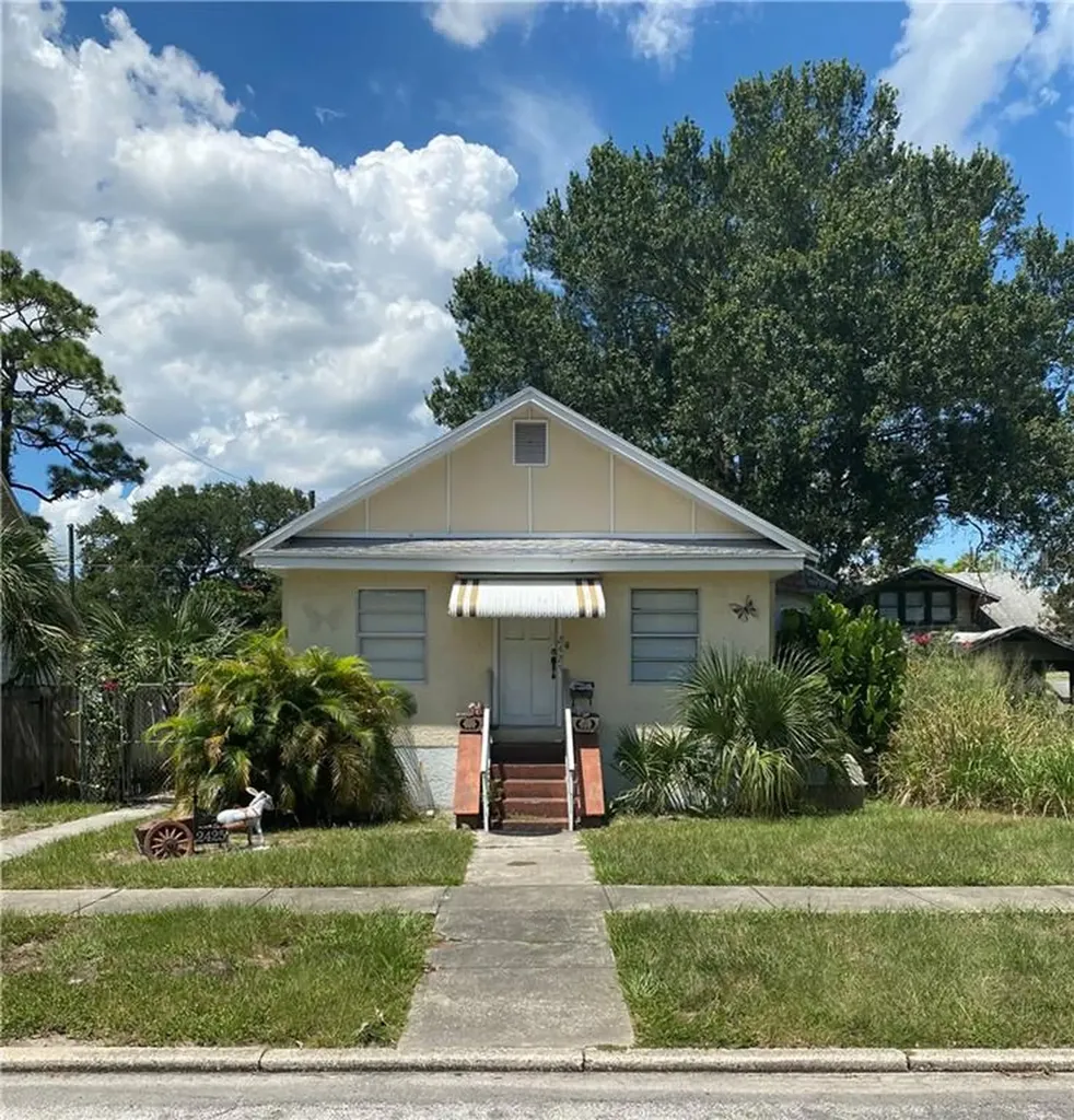 2425 Dartmouth Avenue N St Petersburg FL 33713