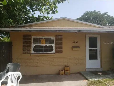 6865 82nd Avenue N Pinellas Park FL 33781