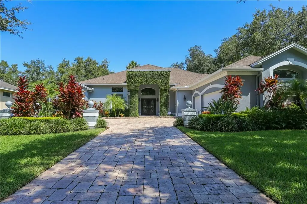 2117 Boot Lake Circle Tampa FL 33612