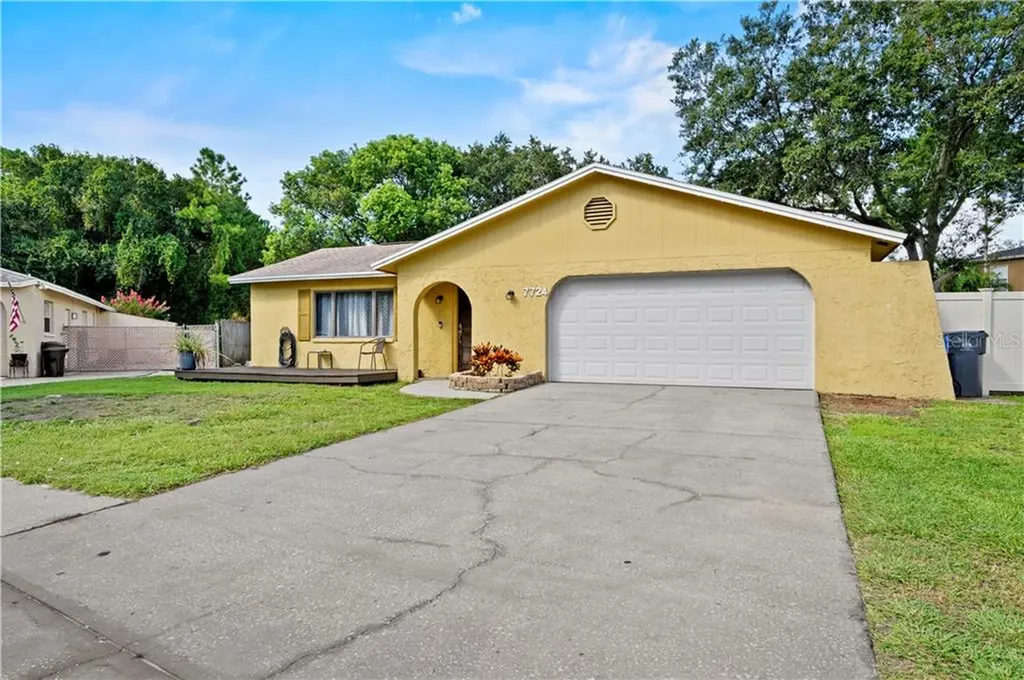 7724 Brettonwood Drive Tampa FL 33615