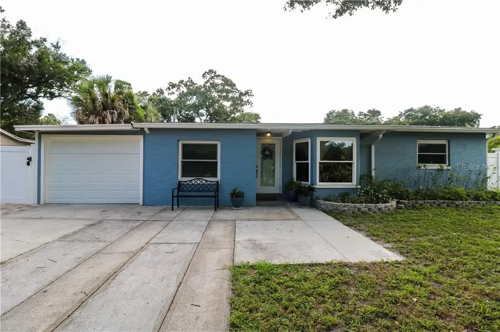 7424 Organdy Drive N St Petersburg FL 33702