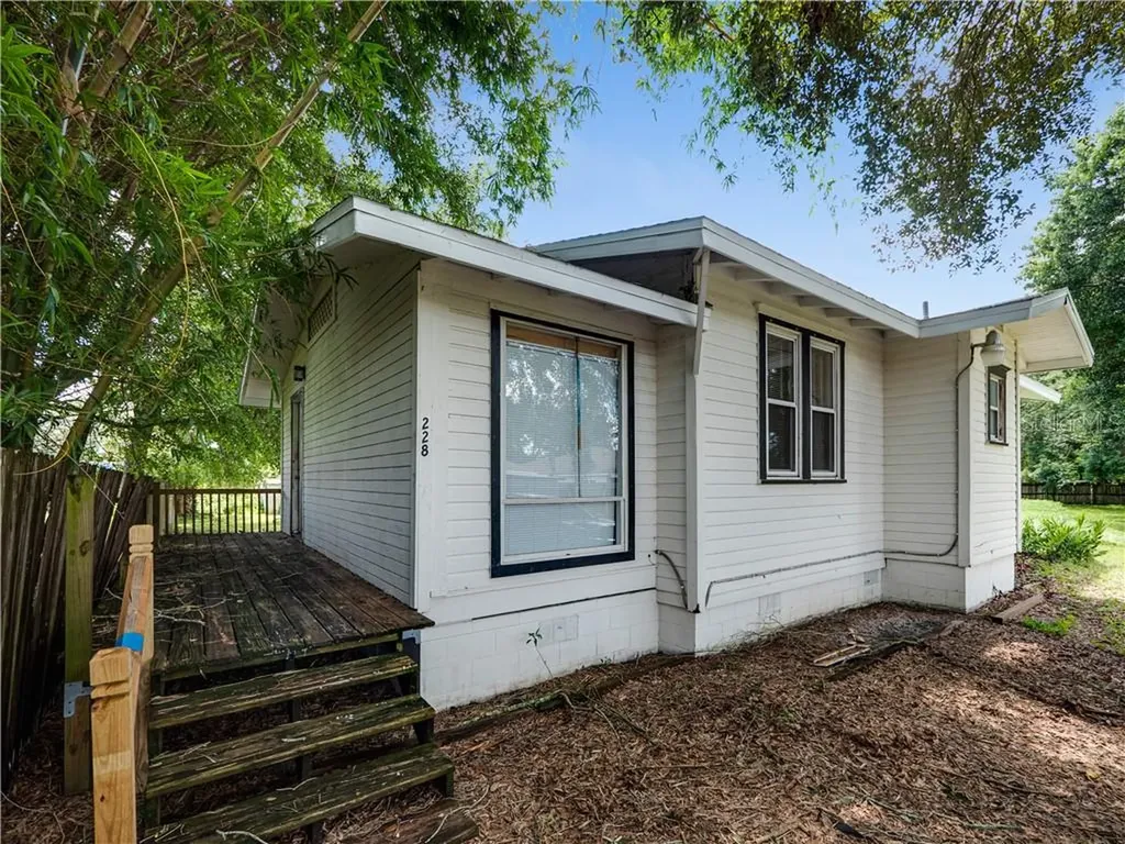 228 N Lake Pleasant Road Apopka FL 32703