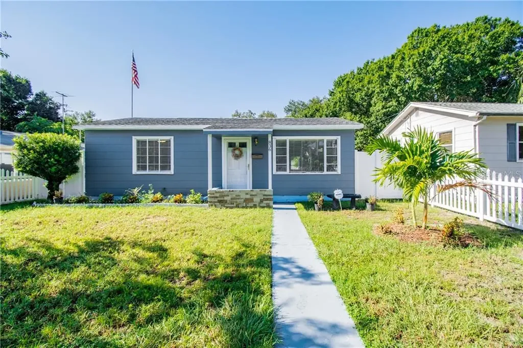 836 48th Avenue N St Petersburg FL 33703