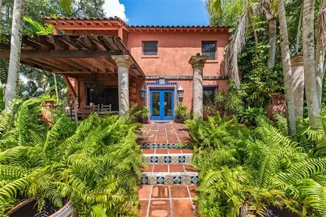 332 Lantana Avenue Sarasota FL 34243