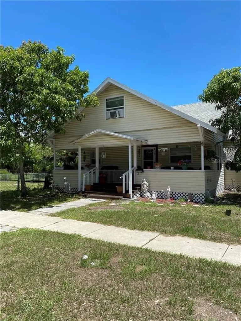 1924 14th Street S St Petersburg FL 33705