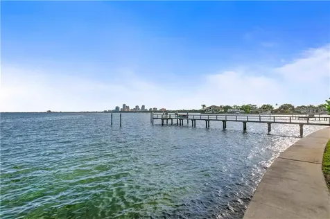 123 Bay Point Drive NE St Petersburg FL 33704