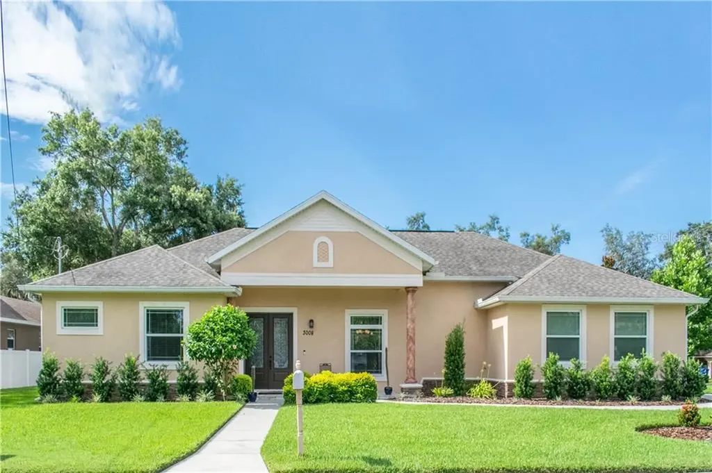3008 Lake Ellen Lane Tampa FL 33618