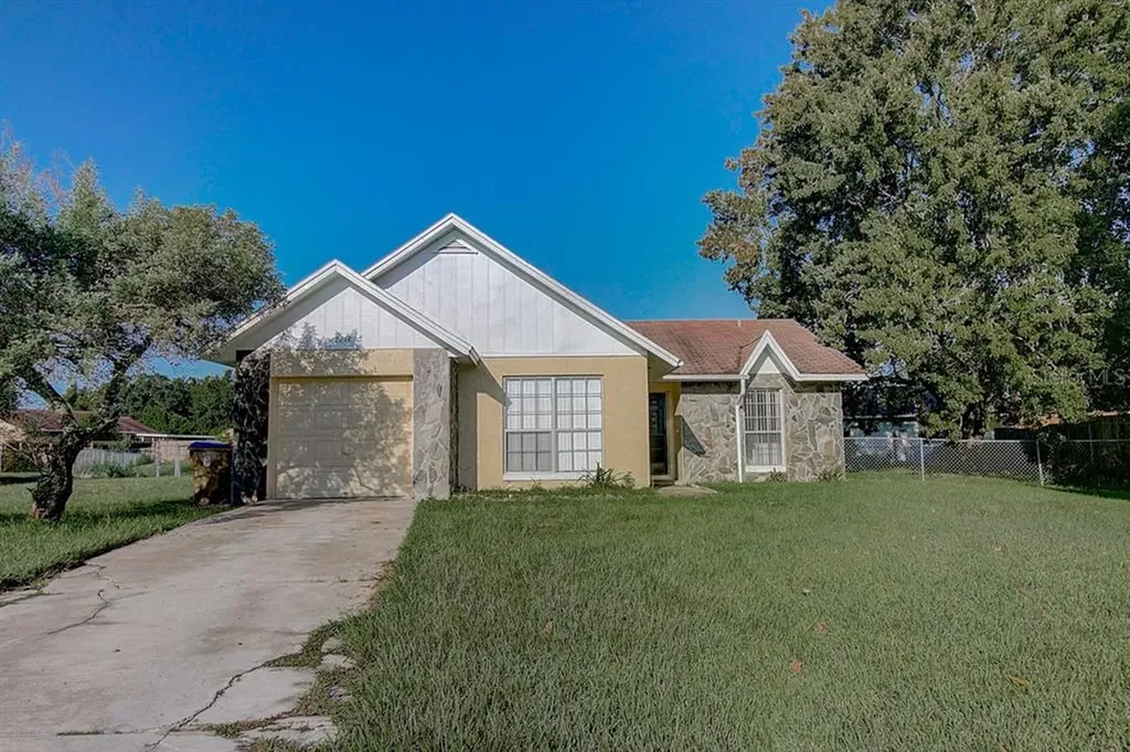 2214 Softwind Court Kissimmee FL 34744