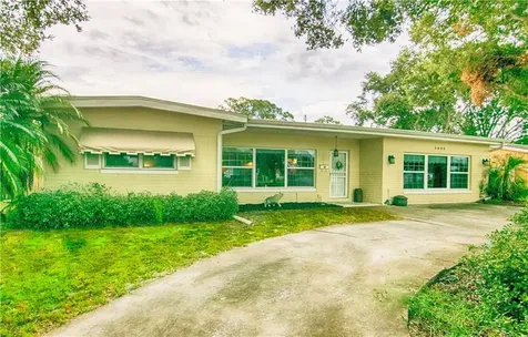 2695 58th Street N St Petersburg FL 33710