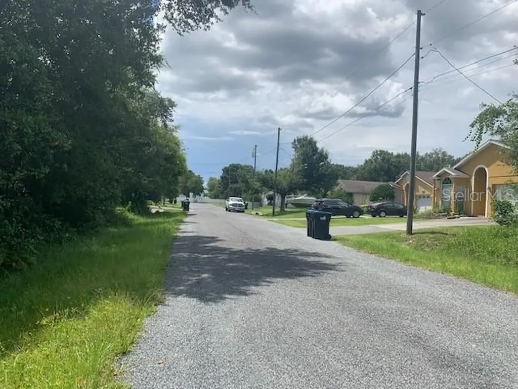 8526 Blackberry Avenue Orlando FL 32825