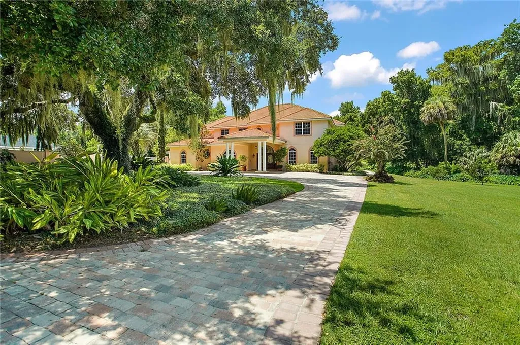 627 Yorktown Drive Leesburg FL 34748