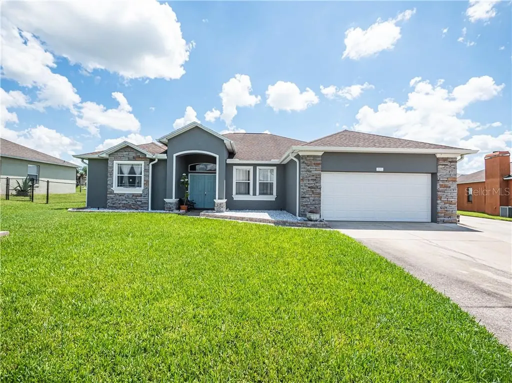 8127 Woodvine Circle Lakeland FL 33810