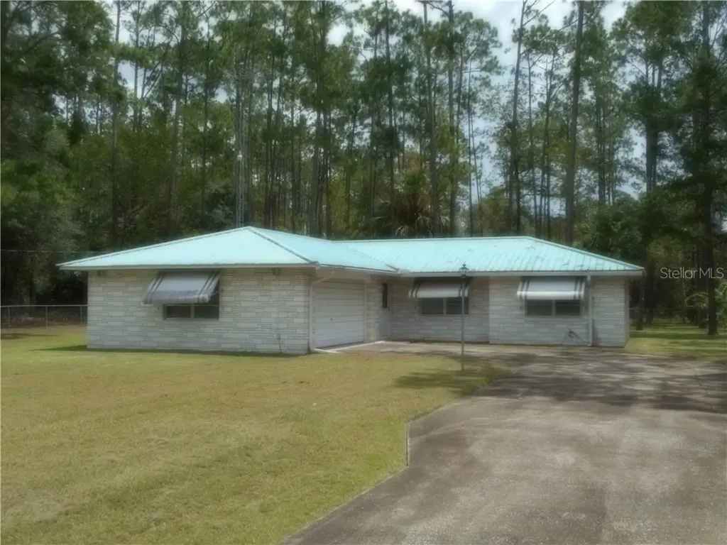 2221 SW Little Cliffs Drive Dunnellon FL 34431