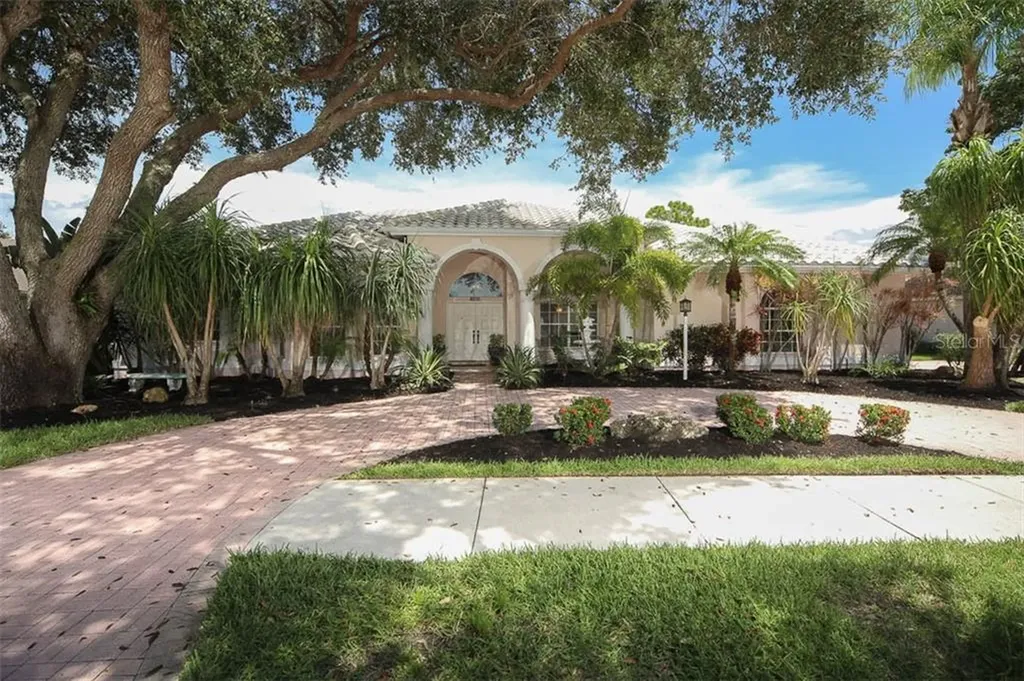 8691 Woodbriar Drive Sarasota FL 34238