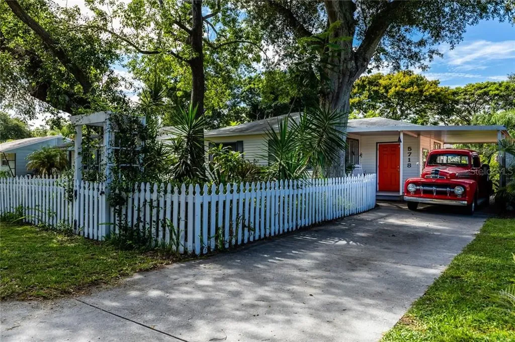 5718 13th Avenue S Gulfport FL 33707