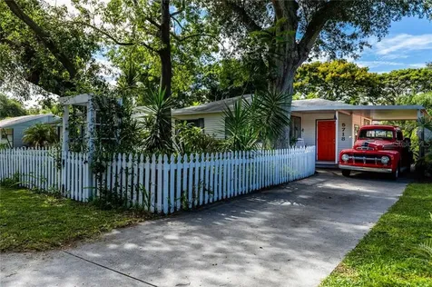 5718 13th Avenue S Gulfport FL 33707