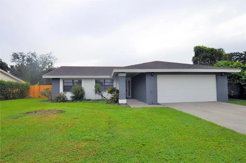 2302 E Timberlane Drive Plant City FL 33563