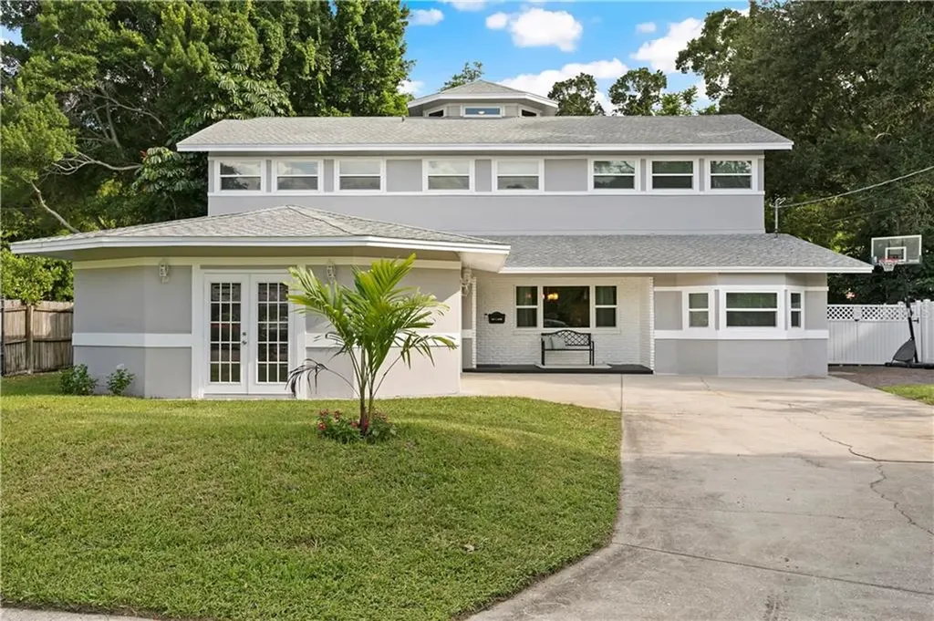 874 Serpentine Drive S St Petersburg FL 33705