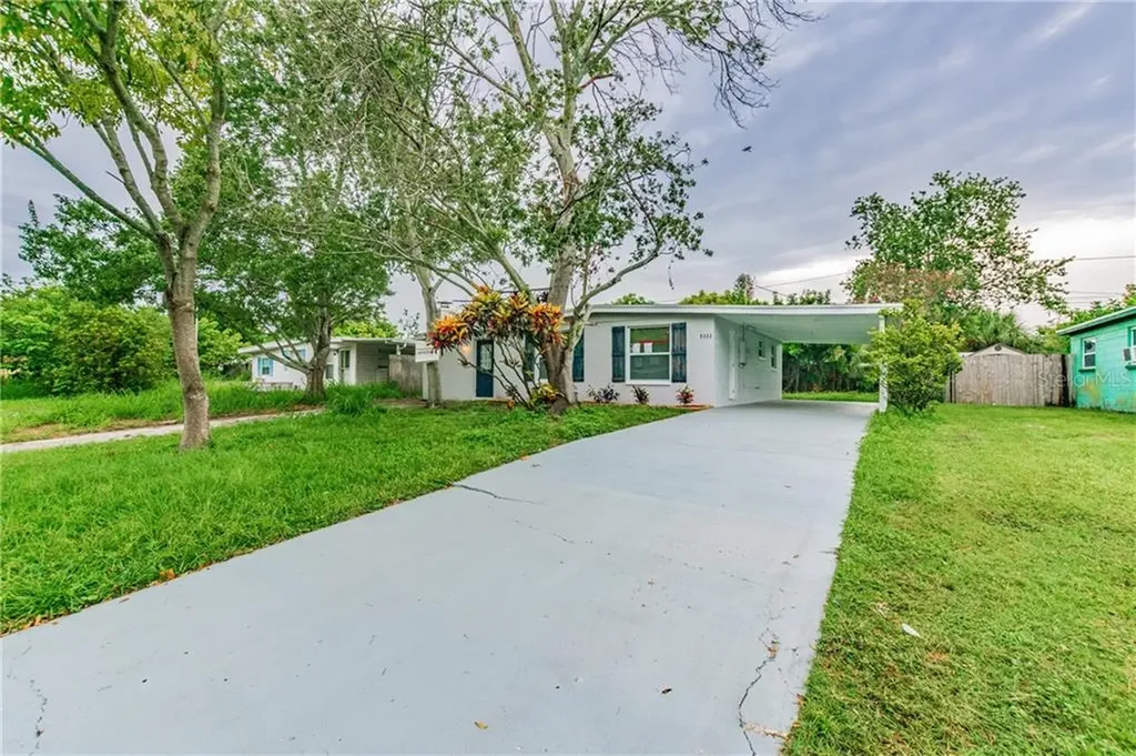 9333 86th Way N Seminole FL 33777