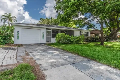 2579 46th Avenue N St Petersburg FL 33714