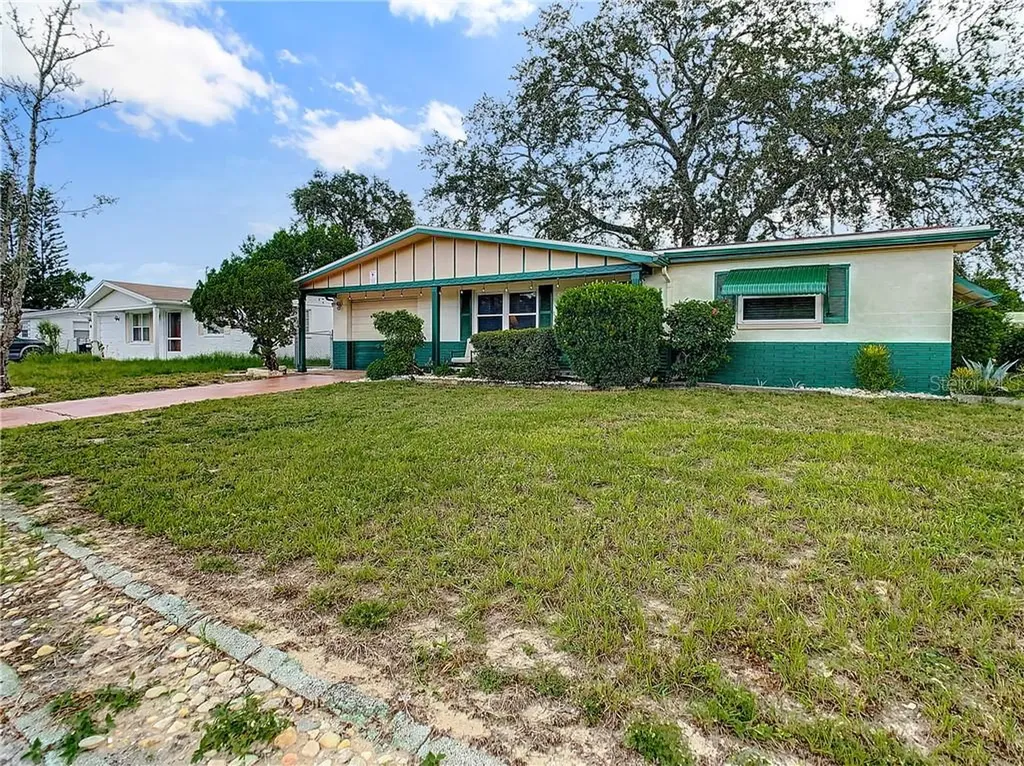 4835 Longwood Avenue Holiday FL 34690