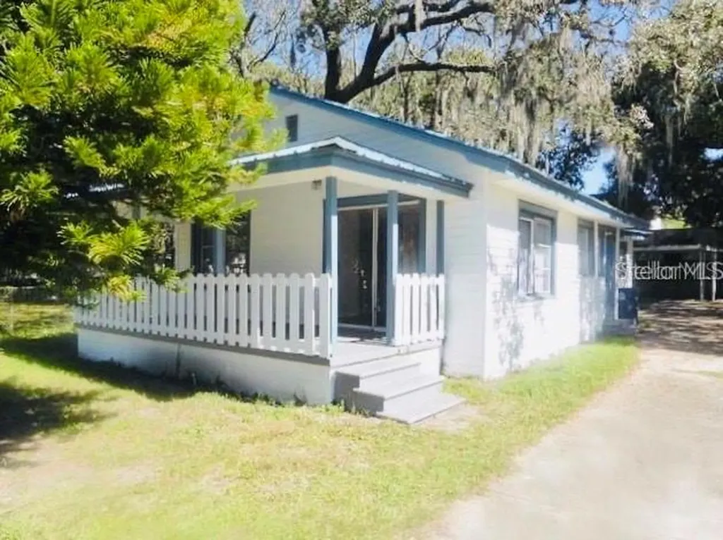 8215 N 12th Street Tampa FL 33604