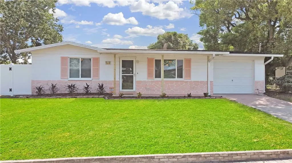 5 Lake Shore Drive Palm Harbor FL 34684