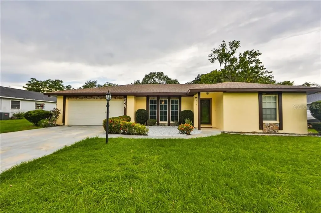 5007 Leon Drive Palmetto FL 34221