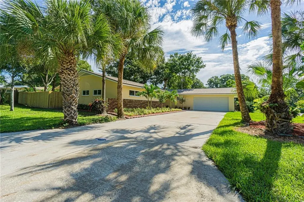 1099 56th Avenue South St Petersburg FL 33705