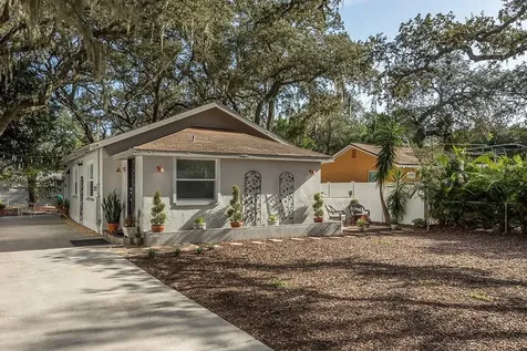 2113 W Henry Avenue Tampa FL 33603