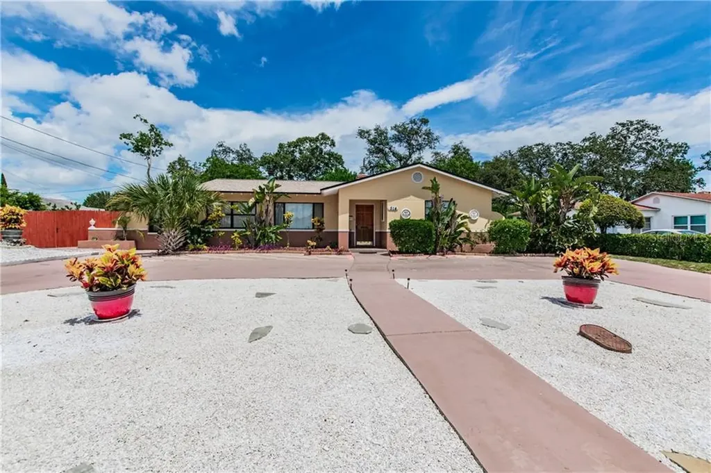 514 Madison Street S St Petersburg FL 33711
