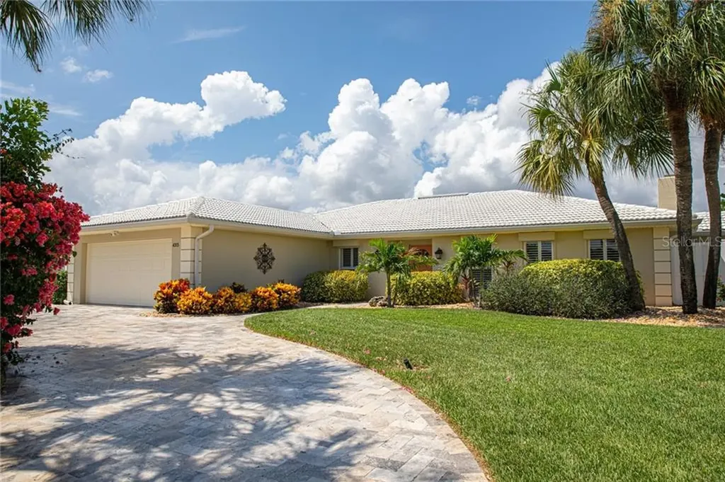 4315 46th Avenue S St Petersburg FL 33711