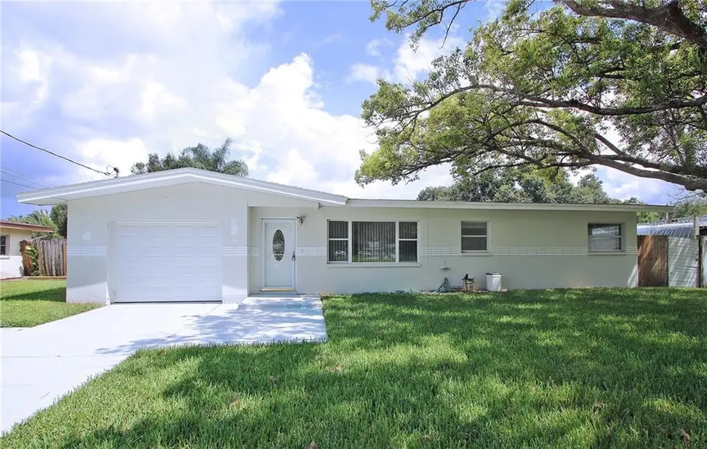 2418 Santa Cruz Avenue Clearwater FL 33764