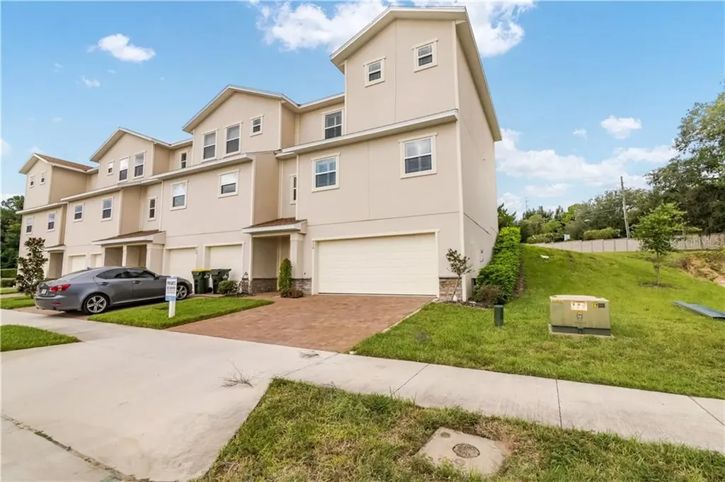 950 Lakefront Village Drive Clermont FL 34711