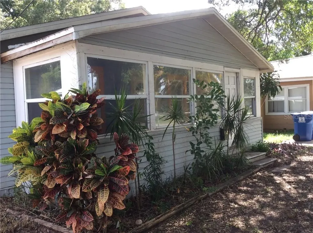 4740 17th Avenue S St Petersburg FL 33711