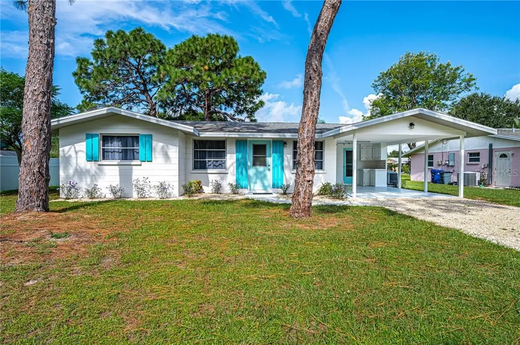 1040 Kansas Avenue Englewood FL 34223