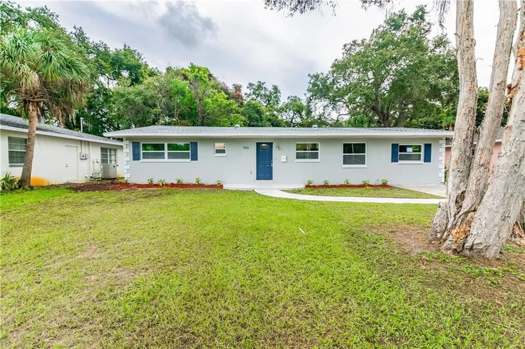 790 Hillside Drive S St Petersburg FL 33705