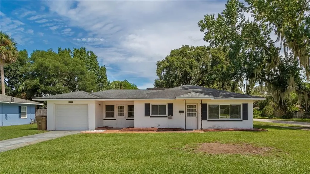 2633 Eastland Road Mount Dora FL 32757