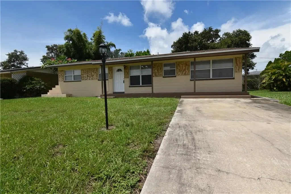 8150 115th Street Seminole FL 33772