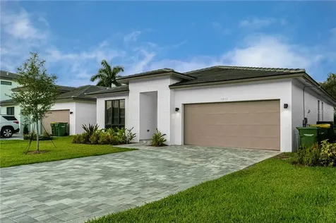 2937 SE 3rd Street Homestead FL 33033