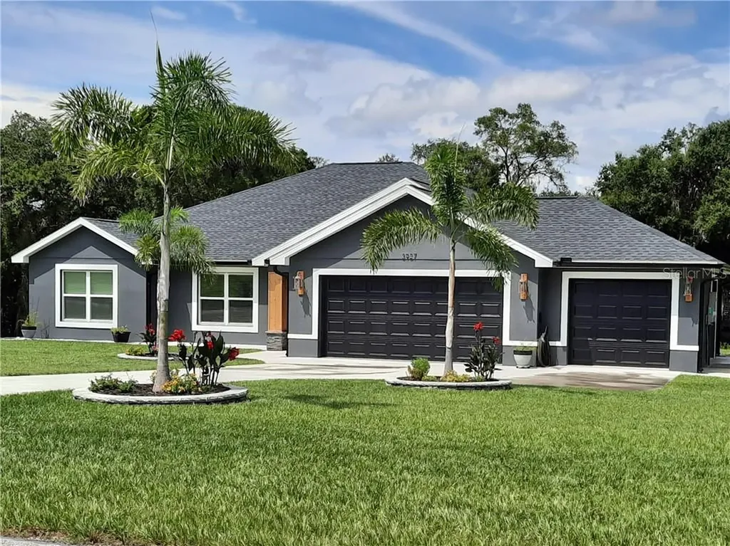 3927 Oak Pointe Drive Lady Lake FL 32159