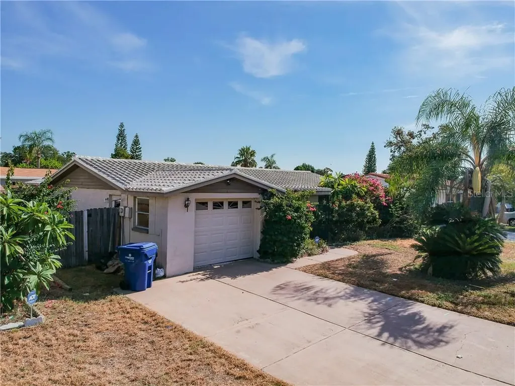 3221 Holiday Lake Drive Holiday FL 34691