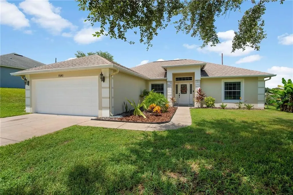 1541 Golden Pond Drive Minneola FL 34715