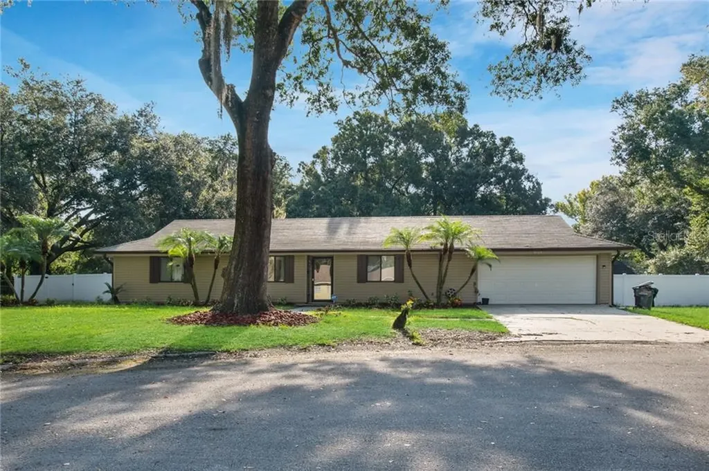 5104 Greenbrook Lane Lakeland FL 33811